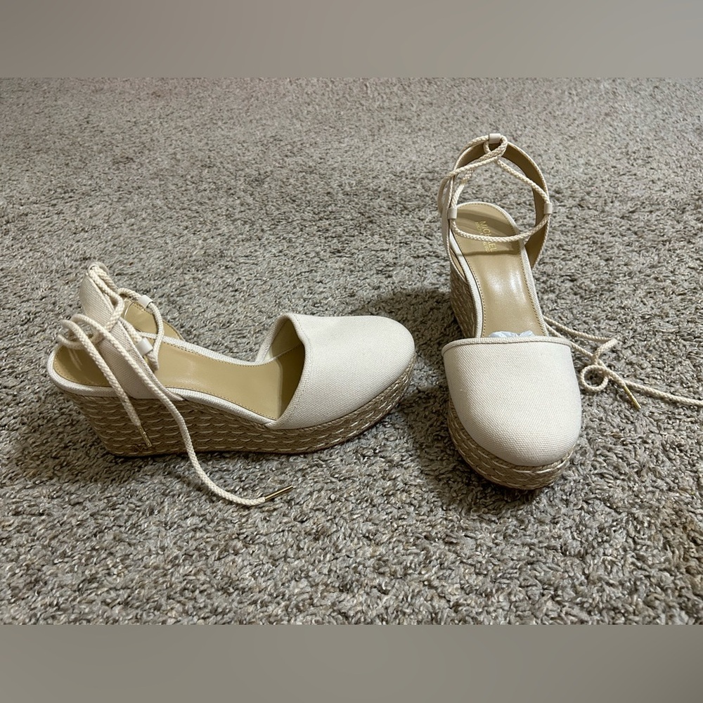 NWT Michael Kors' Margie Cream Espadrille Ankle-Tie Wedge Sandals Size 8.5 Tan